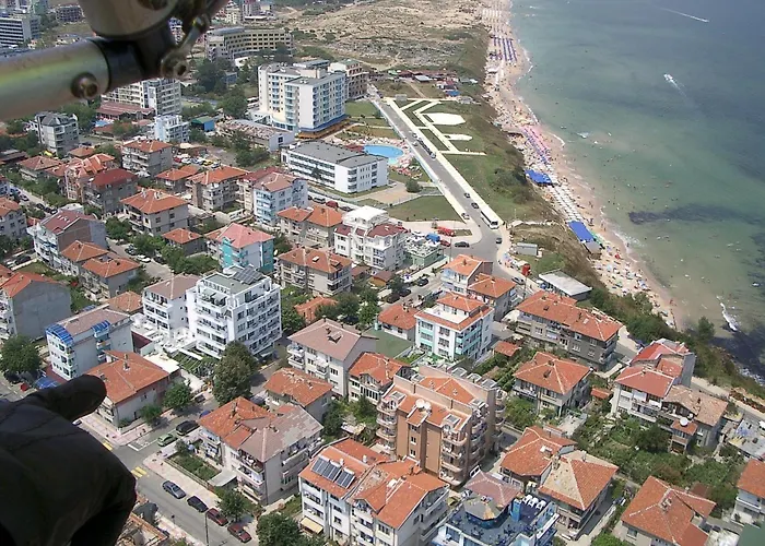 Хотел левтери Приморско